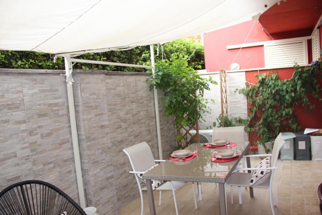 Apartamento Casa Lucia Private Car Or Motorcycle Park Lucca Exterior foto